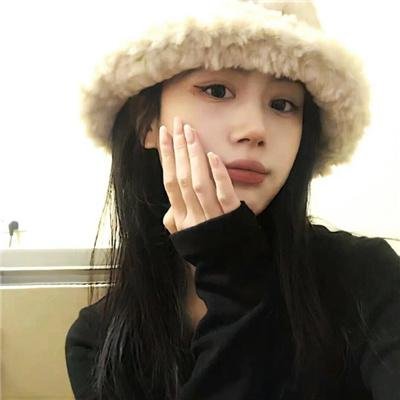 她比烟花寂寞